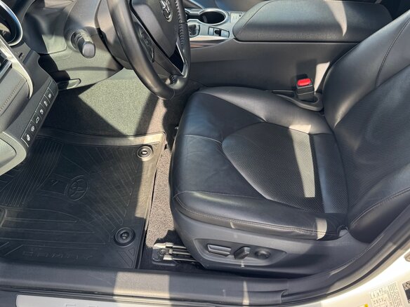 2018 Toyota Camry VIII (XV70), белый, 2750000 рублей - вид 8