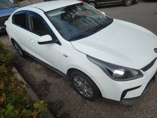2017 Kia Rio IV, белый, 907000 рублей, вид 4