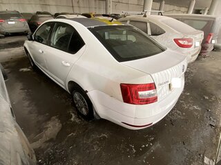 2018 Skoda Octavia III (A7) Рестайлинг, белый, 575000 рублей, вид 3