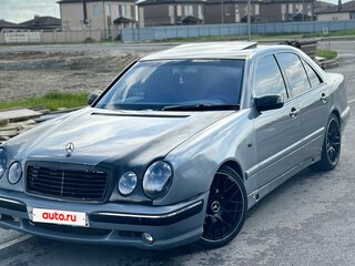 1996 Mercedes-Benz E-Класс 230 II (W210, S210), серебристый, 500000 рублей, вид 1