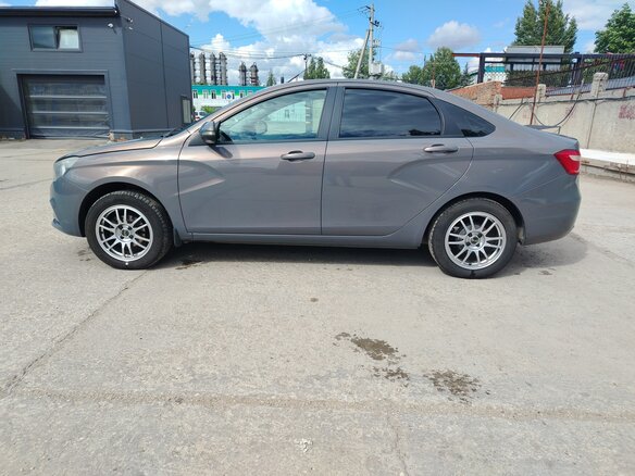 2016 Lada (ВАЗ) Vesta I, серый, 770000 рублей - вид 3