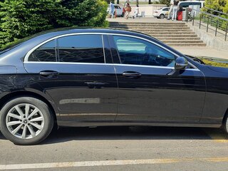 2020 Mercedes-Benz E-Класс 200 d V (W213, S213, C238) Рестайлинг, чёрный, 2650000 рублей, вид 4