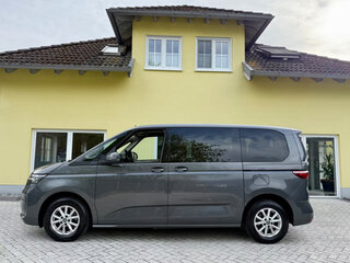 2022 Volkswagen Multivan T7, серый, 3895808 рублей, вид 4