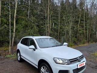 2013 Volkswagen Touareg II, белый, 2450000 рублей, вид 1