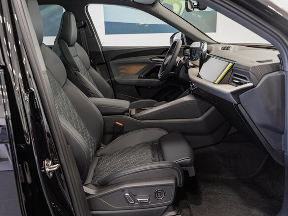 2025 Audi Q5 L III (GU), чёрный - вид 7