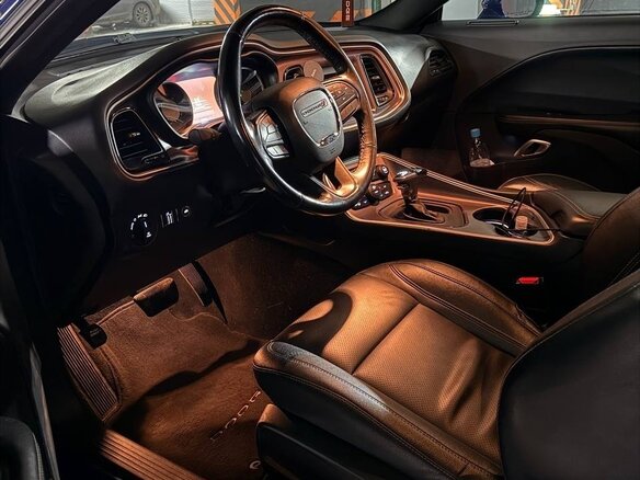 2020 Dodge Challenger III Рестайлинг 2, синий, 3790000 рублей - вид 12
