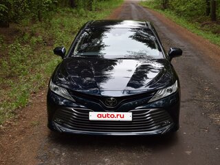 2019 Toyota Camry VIII (XV70), синий, 2670000 рублей, вид 2