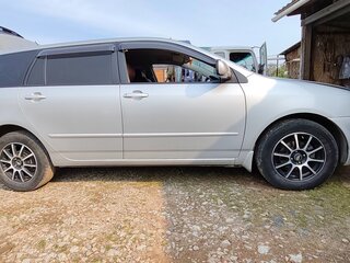 2004 Toyota Corolla Fielder IX (E120, E130) Рестайлинг, серебристый, 550000 рублей, вид 2