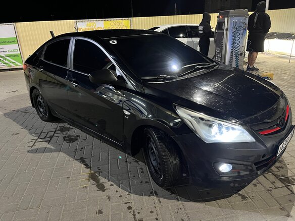 2015 Hyundai Solaris I Рестайлинг, чёрный, 800000 рублей - вид 1