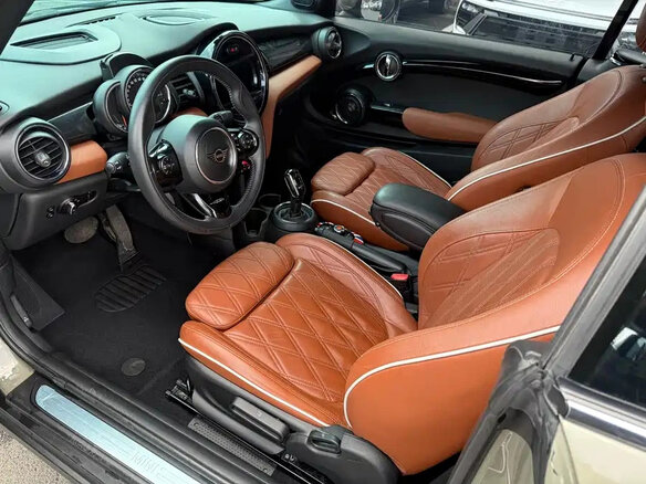 2019 Mini Cabrio Cooper III Рестайлинг, коричневый - вид 6
