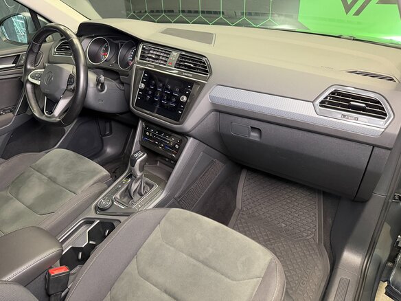 2021 Volkswagen Tiguan II Рестайлинг, серый - вид 26
