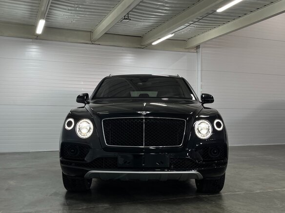 2017 Bentley Bentayga I, чёрный - вид 1