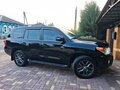 2014 Toyota Land Cruiser 200 Series Рестайлинг 1, чёрный, 4120000 рублей - вид 2