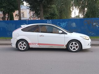 2010 Ford Focus II Рестайлинг, белый, 490000 рублей, вид 5