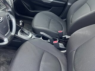 2017 Kia Rio III Рестайлинг, белый, 950000 рублей, вид 4