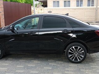 2024 Lada (ВАЗ) Vesta I Рестайлинг (NG), чёрный, 1350000 рублей, вид 2