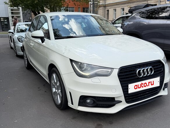 2013 Audi A1 I (8X), белый - вид 13