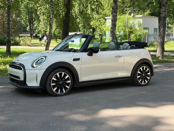 2021 Mini Cabrio Cooper III Рестайлинг, белый, 2700000 рублей - вид 10