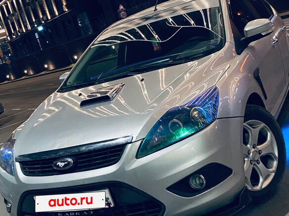 2009 Ford Focus II Рестайлинг, серебристый, 800000 рублей - вид 2