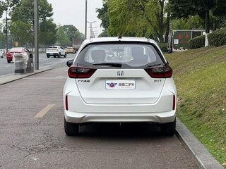 2023 Honda Fit IV Рестайлинг, белый, 965000 рублей, вид 4