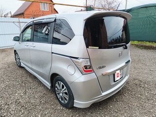 2012 Honda Freed I Рестайлинг, серебристый, 1270000 рублей, вид 4