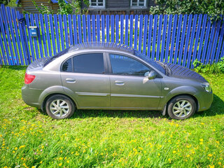 2009 Kia Rio II Рестайлинг, серый, 470000 рублей, вид 3