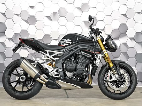 2022 Triumph Speed Triple, чёрный, 1379000 рублей, вид 3