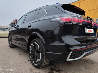 2024 Volkswagen Tiguan L Pro III (China Market), чёрный, 4650000 рублей, вид 2