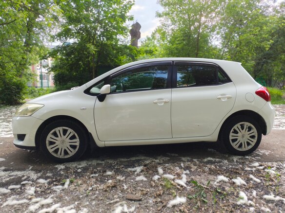 2007 Toyota Auris I, белый, 600000 рублей - вид 2