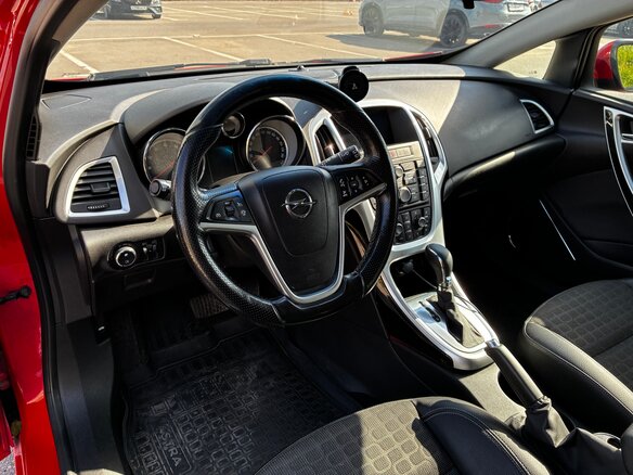 2014 Opel Astra GTC J Рестайлинг, красный, 990000 рублей - вид 15