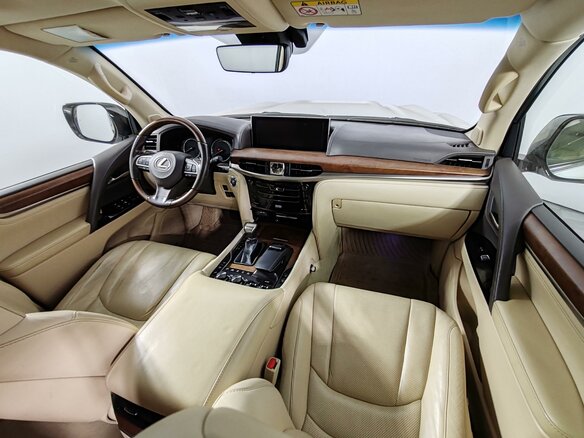 2017 Lexus LX 570 III Рестайлинг 2, белый, 8000000 рублей - вид 10