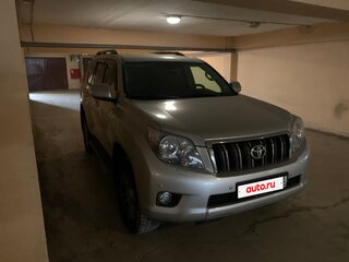 2012 Toyota Land Cruiser Prado 150 Series, серебристый, 3140000 рублей, вид 4