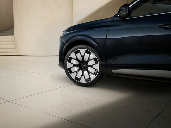 2026 Audi Q9, синий, 20900000 рублей - вид 5