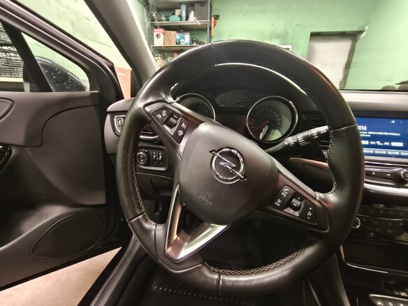 2020 Opel Astra K Рестайлинг, чёрный, 1450000 рублей - вид 19