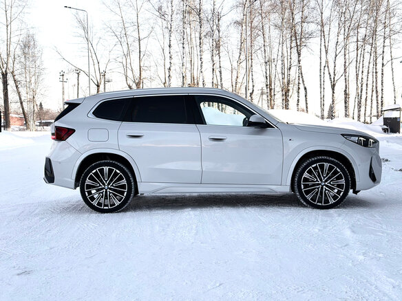 2025 BMW X1 25Li xDrive III (U11/U12), белый - вид 5
