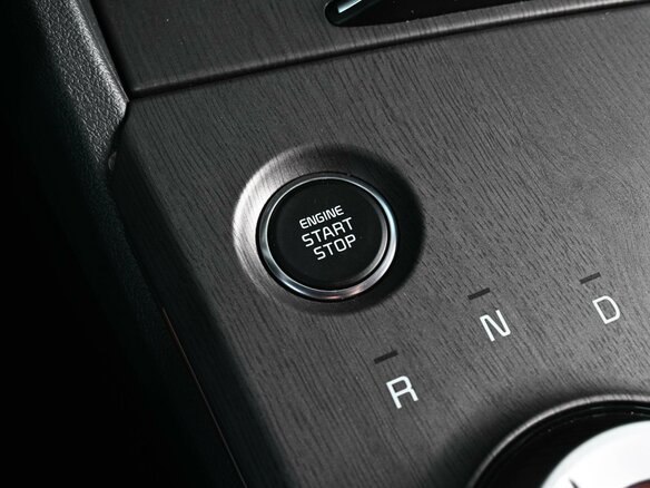 2025 Kia Sportage V Рестайлинг, чёрный, 4599000 рублей - вид 17