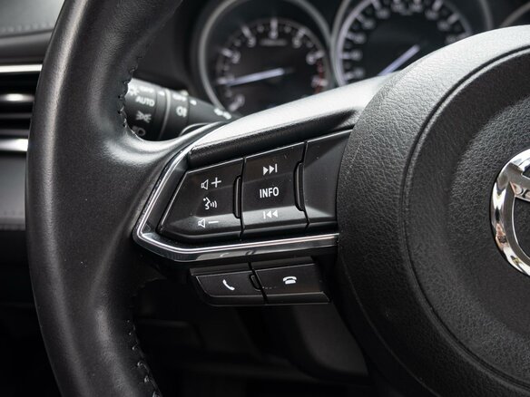 2019 Mazda 6 III (GJ) Рестайлинг 2, белый, 2390000 рублей - вид 17