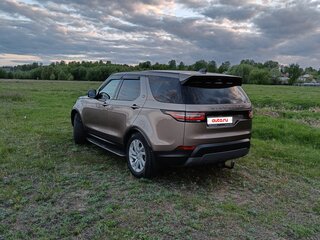 2017 Land Rover Discovery V, серый, 2900000 рублей, вид 4