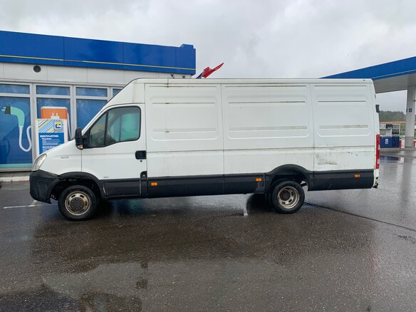 2010 Iveco Daily, белый, 1700000 рублей - вид 2