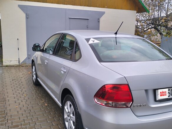 2013 Volkswagen Polo V, серебристый, 750000 рублей - вид 4