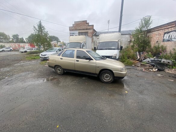 2001 Lada (ВАЗ) 2110, серебристый, 145000 рублей - вид 3