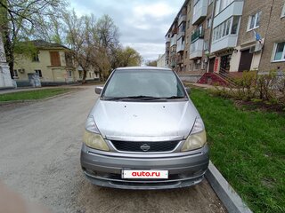 2000 Nissan Serena II (C24), серебристый, 280000 рублей, вид 1