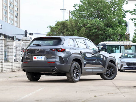2026 Mazda CX-50, серый, 2930000 рублей, вид 4