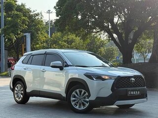 2023 Toyota Corolla Cross I, белый, 1850000 рублей, вид 2