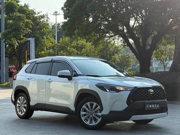 2023 Toyota Corolla Cross I, белый, 1850000 рублей - вид 1