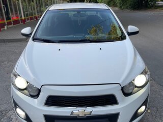 2014 Chevrolet Aveo II, белый, 625000 рублей, вид 2
