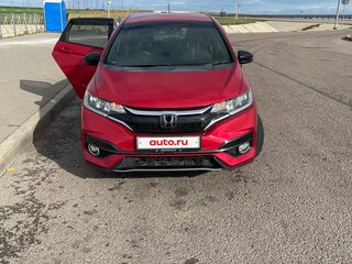2018 Honda Fit III Рестайлинг, красный, 1495000 рублей, вид 3