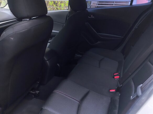 2018 Mazda 3 III (BM) Рестайлинг, белый, 1250000 рублей - вид 12