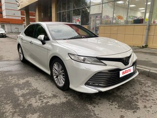 2018 Toyota Camry VIII (XV70), белый, 2600000 рублей, вид 1