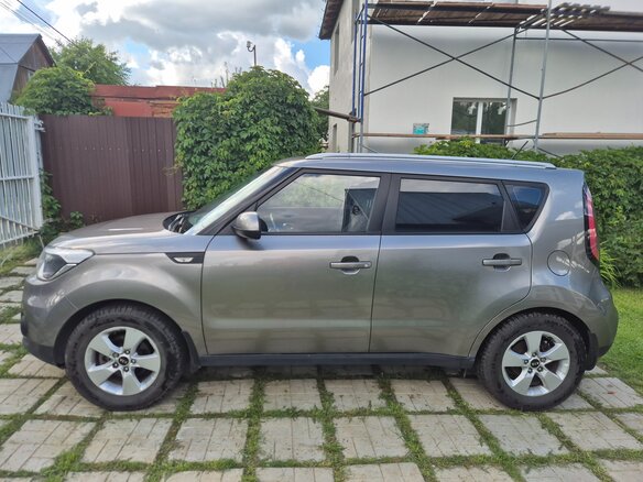 2018 Kia Soul II Рестайлинг, серый, 1500000 рублей - вид 2